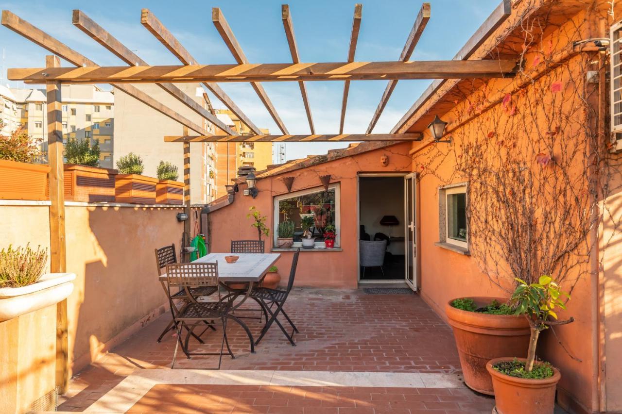 Bright And Comfy Terraced Apartment In Trastevere ローマ エクステリア 写真