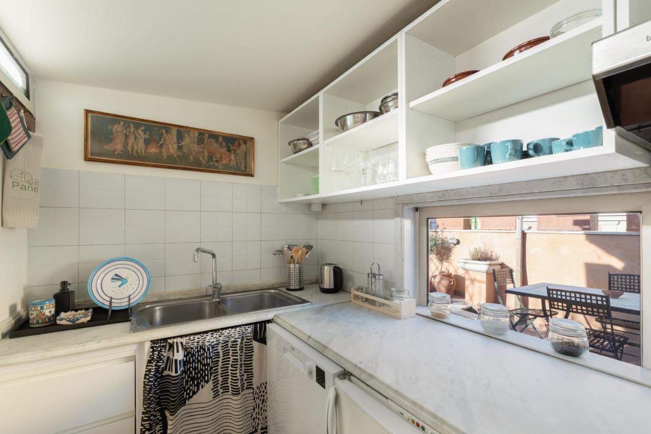 Bright And Comfy Terraced Apartment In Trastevere ローマ エクステリア 写真