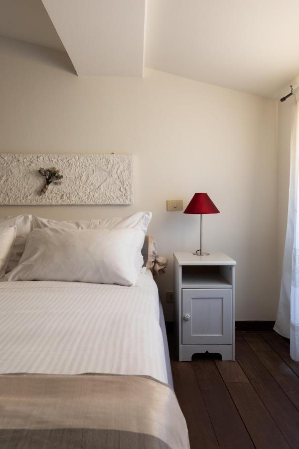 Bright And Comfy Terraced Apartment In Trastevere ローマ エクステリア 写真